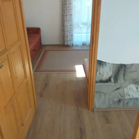 Sargarigo Vendeghaz *